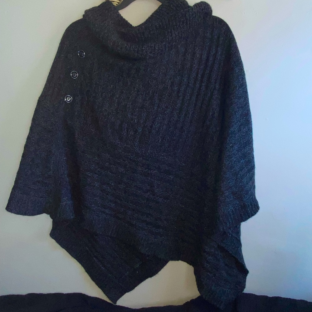 Karen Scott Woman Branded cover up/shawl